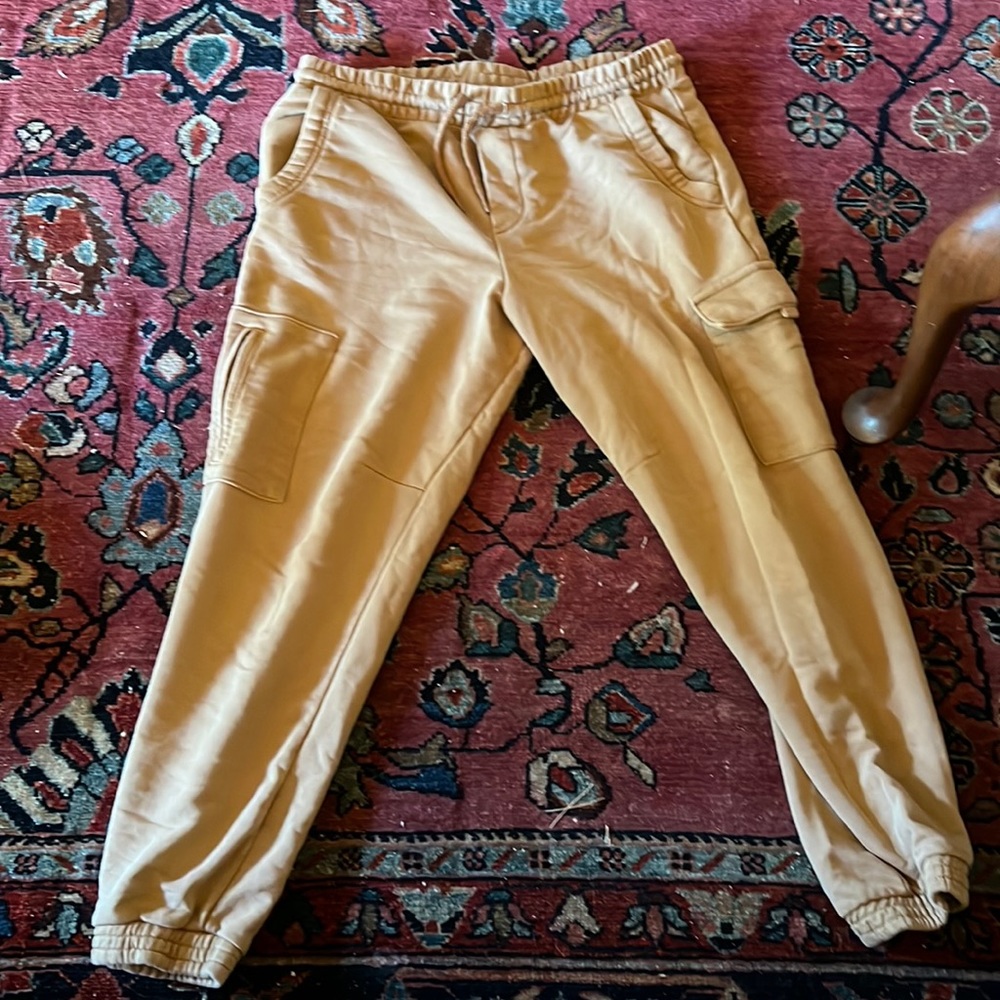 Tan, size L 10-12, husky